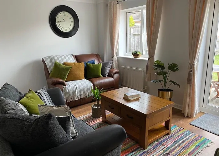 Room Only- Option Of The Entire House If Available - Private Property In Quiet Estate